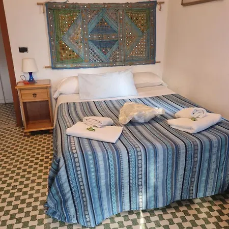 La Palazzina 게스트하우스 4*